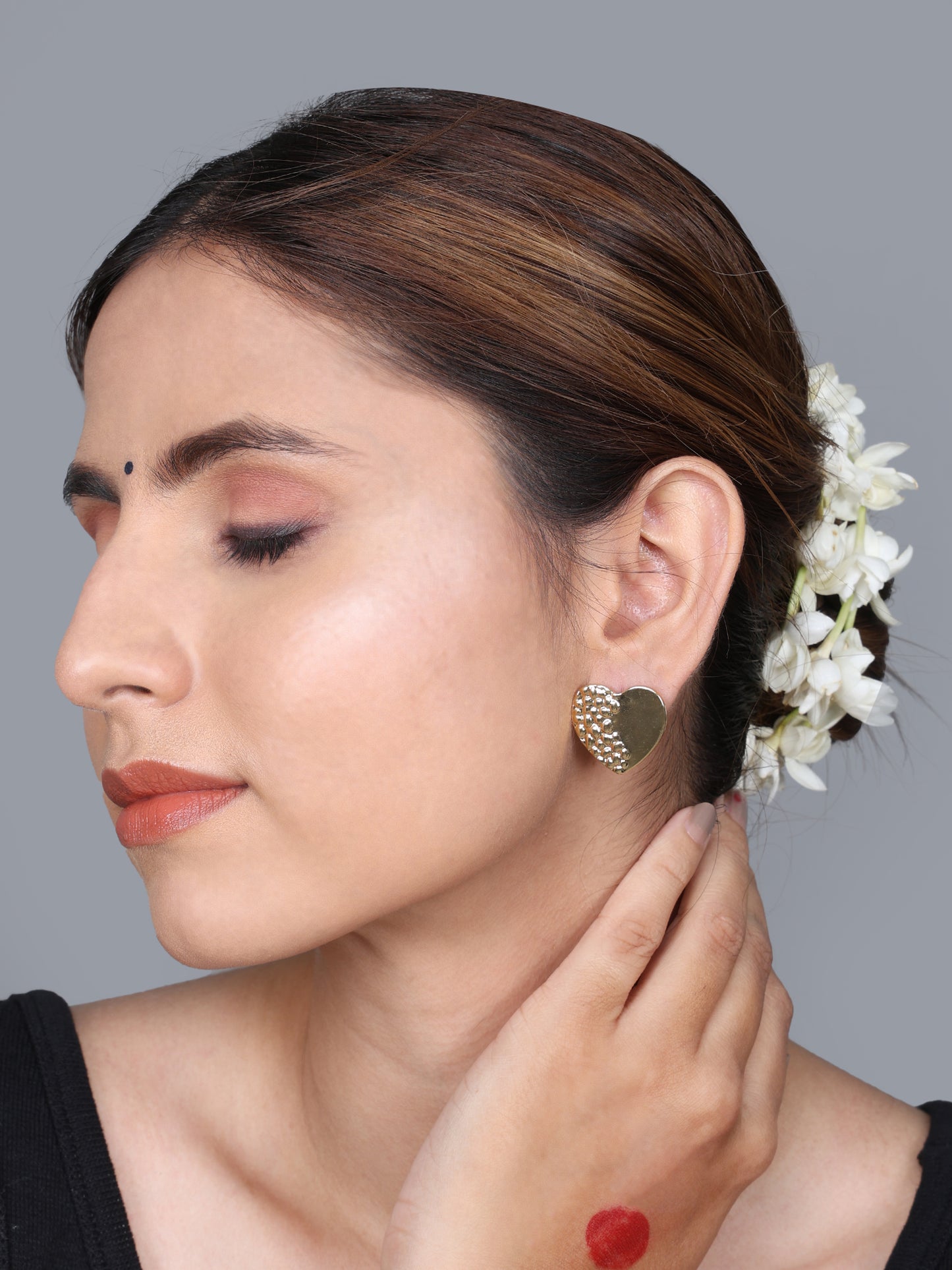 Two-Tone Gold Heart Stud Earrings – Smooth & Textured Design