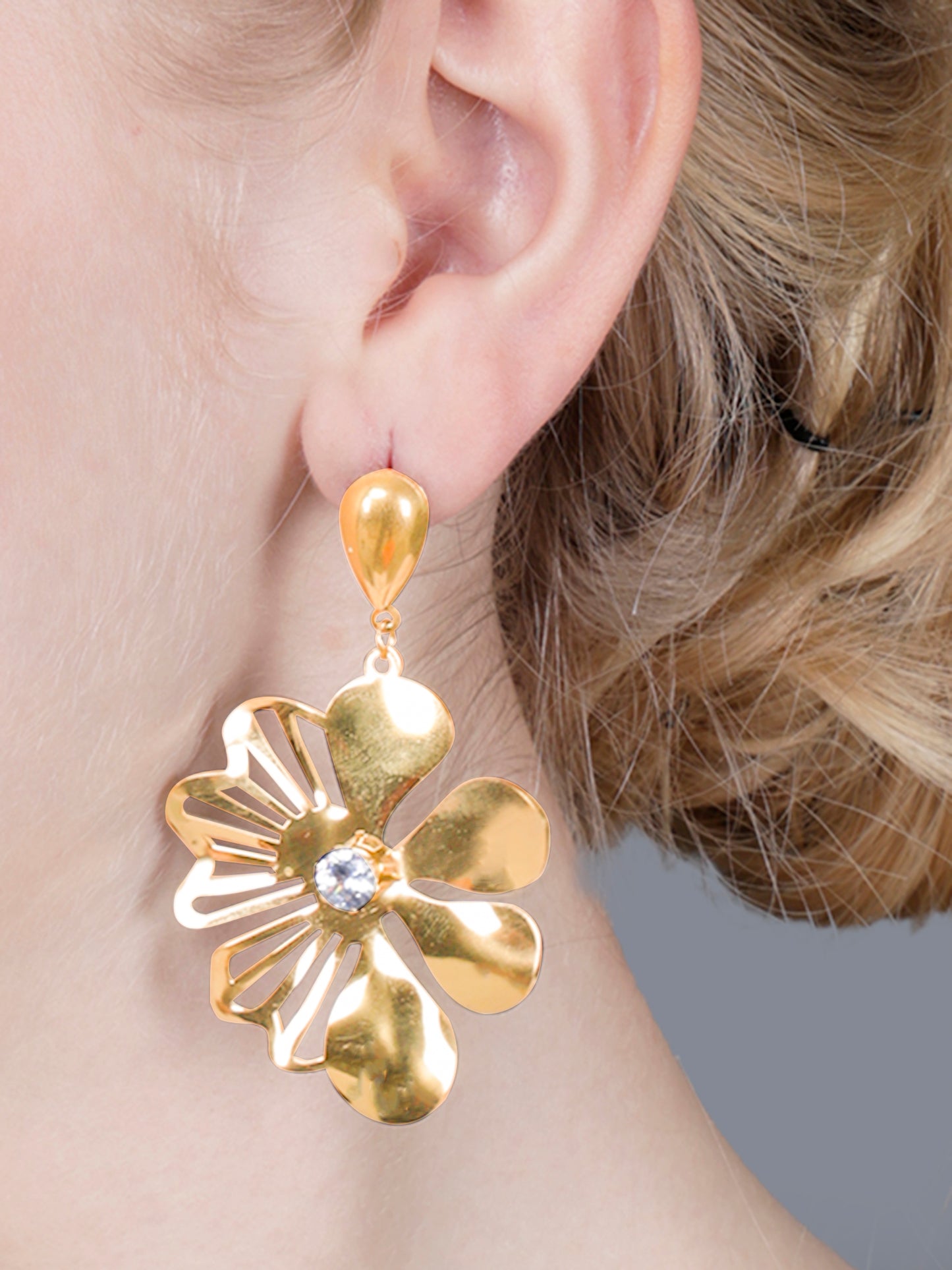 Luxury Gold Floral Drop Earrings with Crystal Shine – Elegant Statement Jewelry