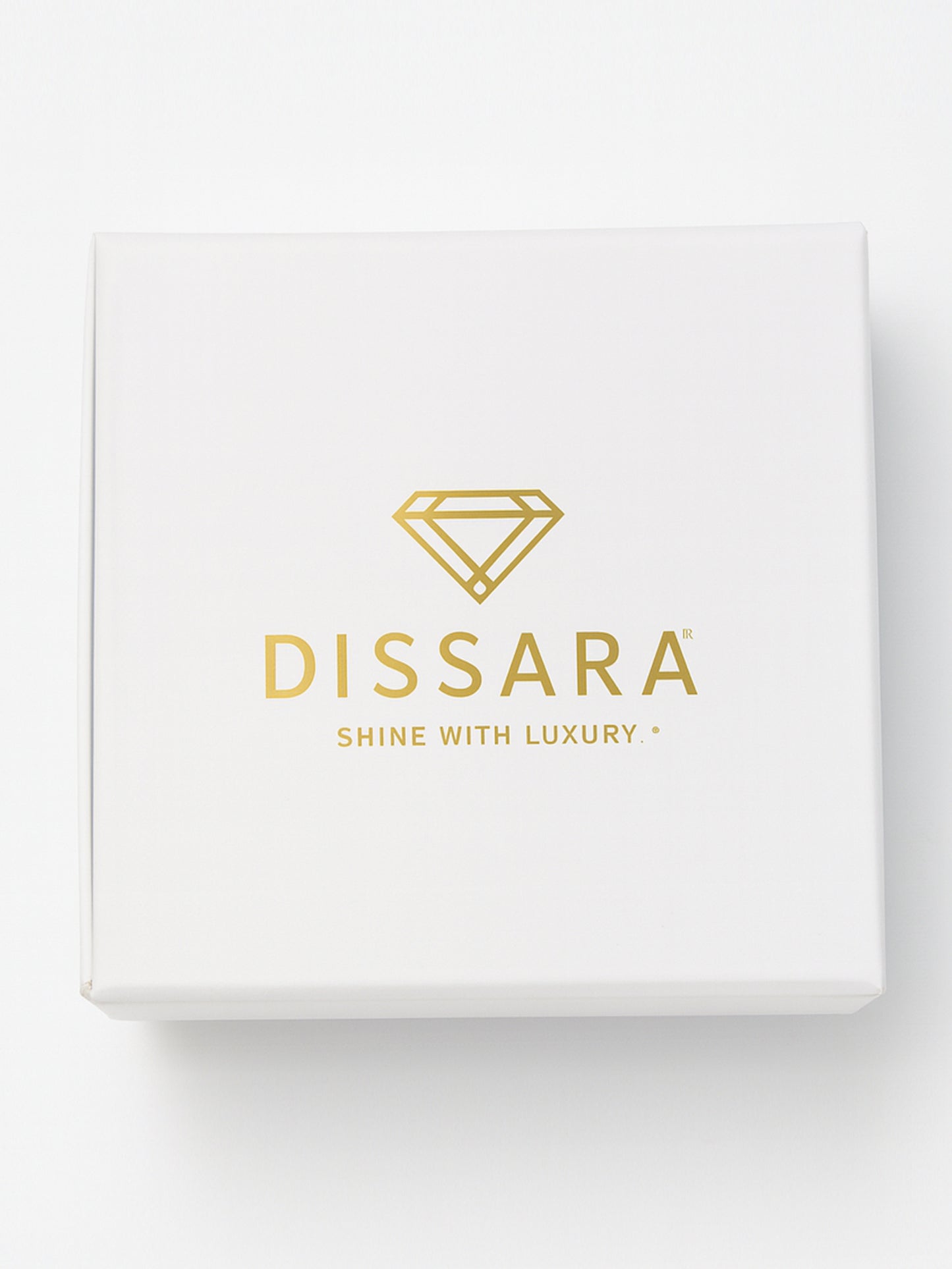 Gold plated silver necklace packaging by Dissara, perfect for gifting with luxury finish and premium presentation