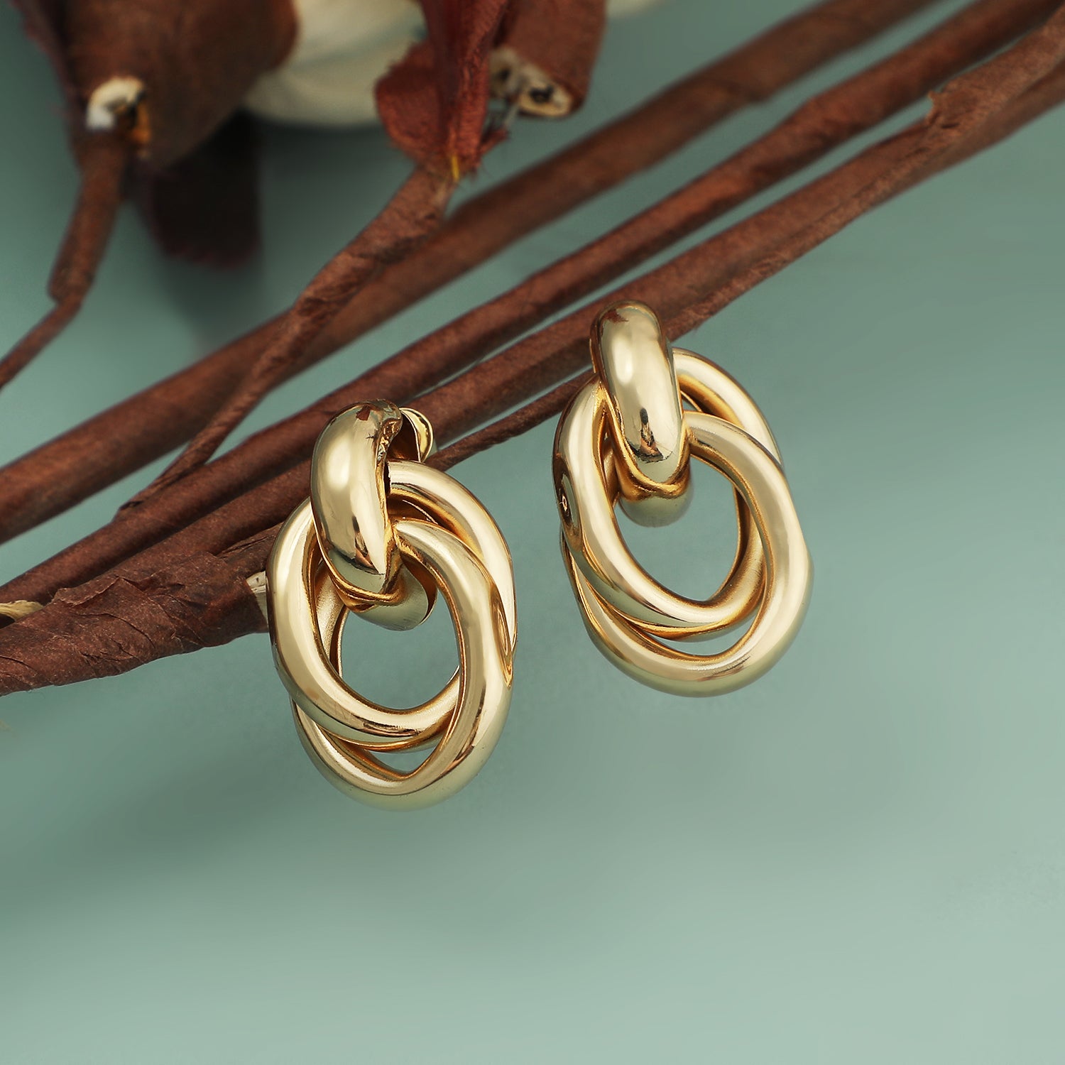 Bold Interlocking Oval Gold-Toned Stud Earrings
