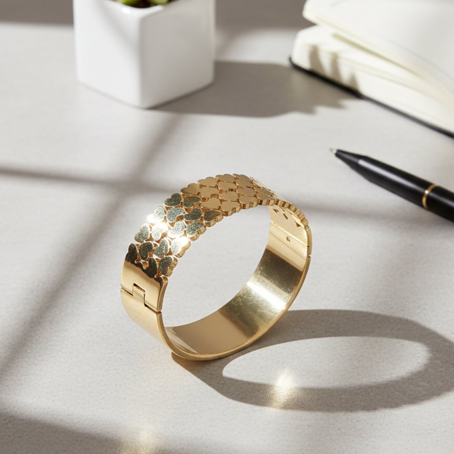 Close-up of a sturdy and comfortable bracelet for women for daily wear in a gold-tone finish.