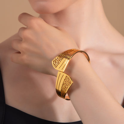 Floral Cutout Gold Bracelet