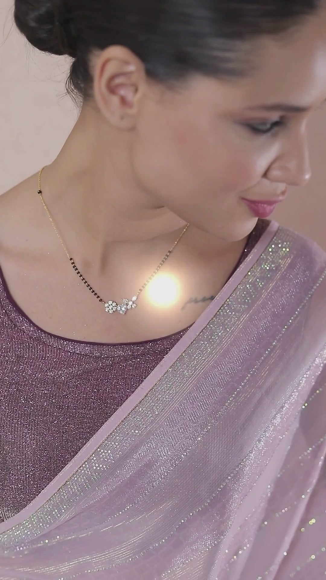 Women heart floral mangalsutra video