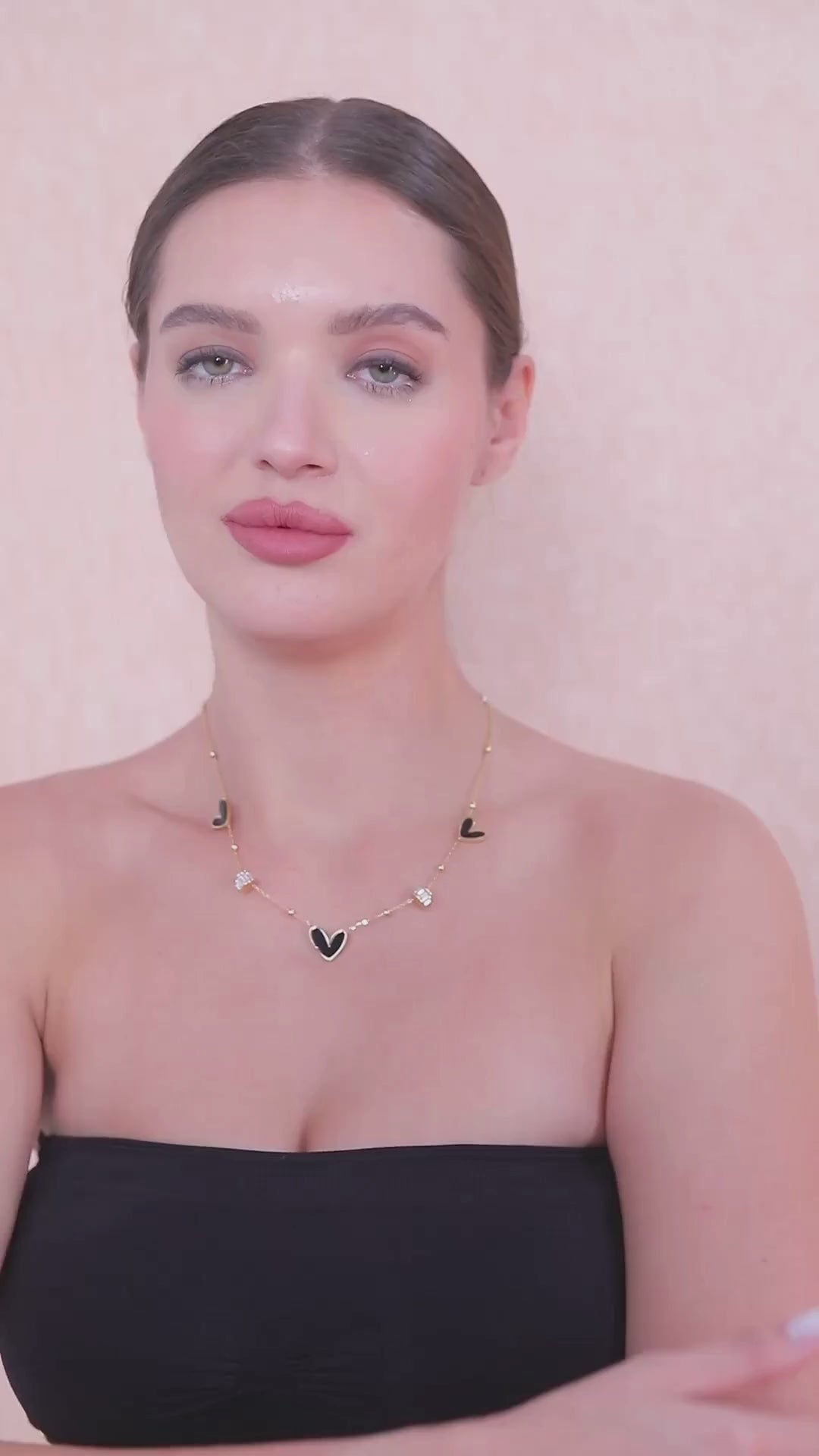 Heart pendant neclace for women video