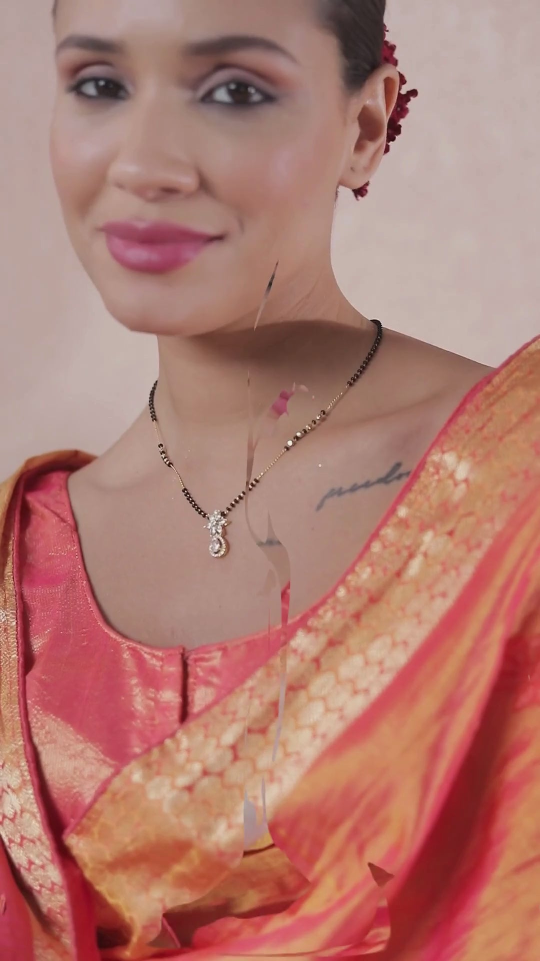 Floral pendant mangalsutra video