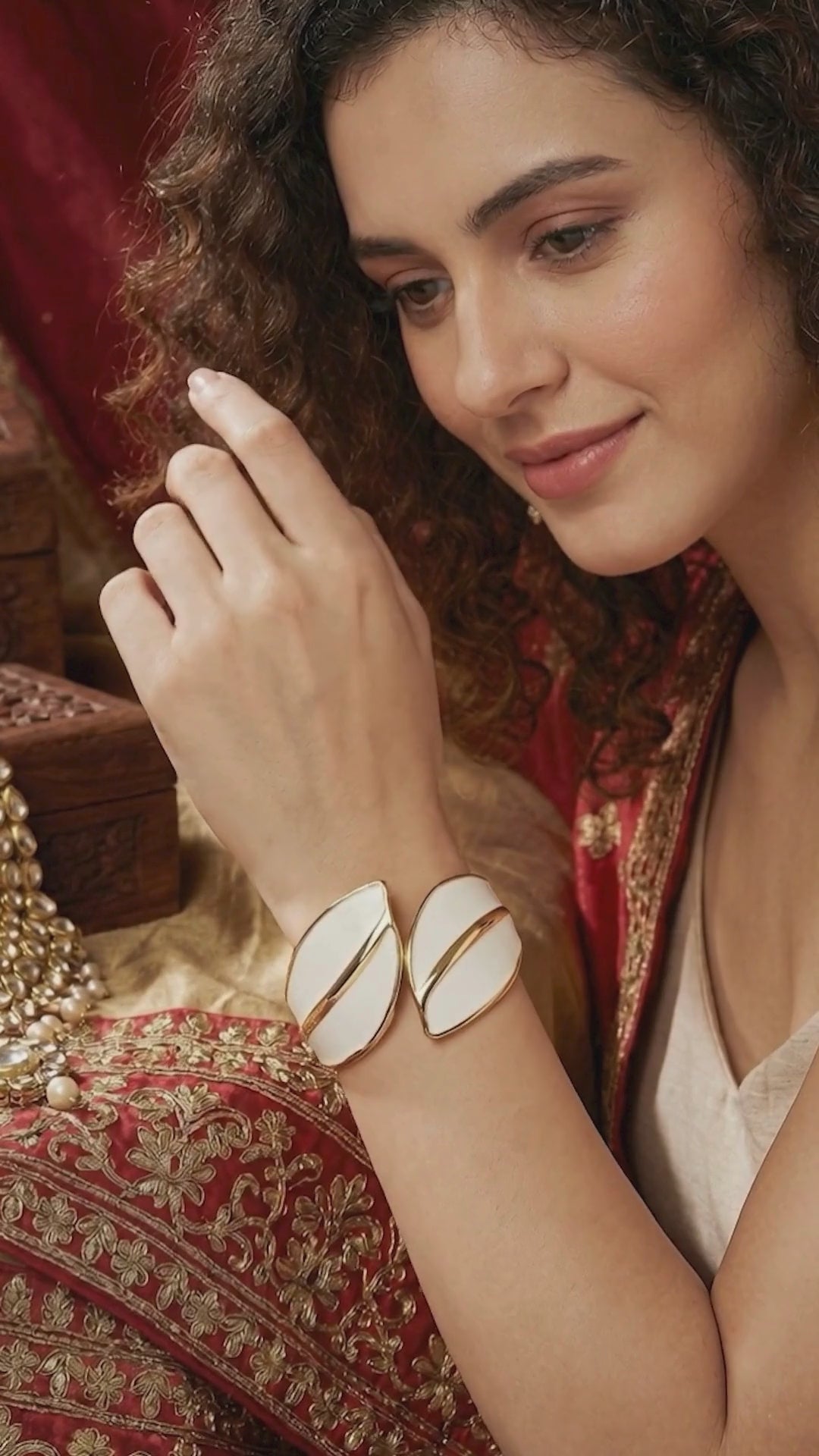 White enamel bracelet video
