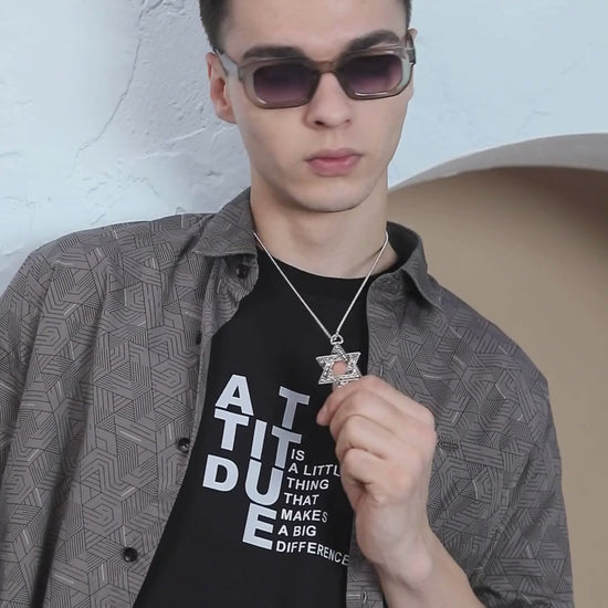 Men star pendant video
